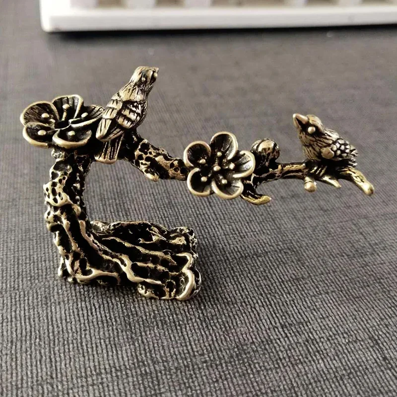 Arbre à prune en cuivre pur, oiseau pie heureux, ornements miniatures, Figurine de coucou en laiton Antique, décorations de Table à thé, artisanat de décoration de bureau