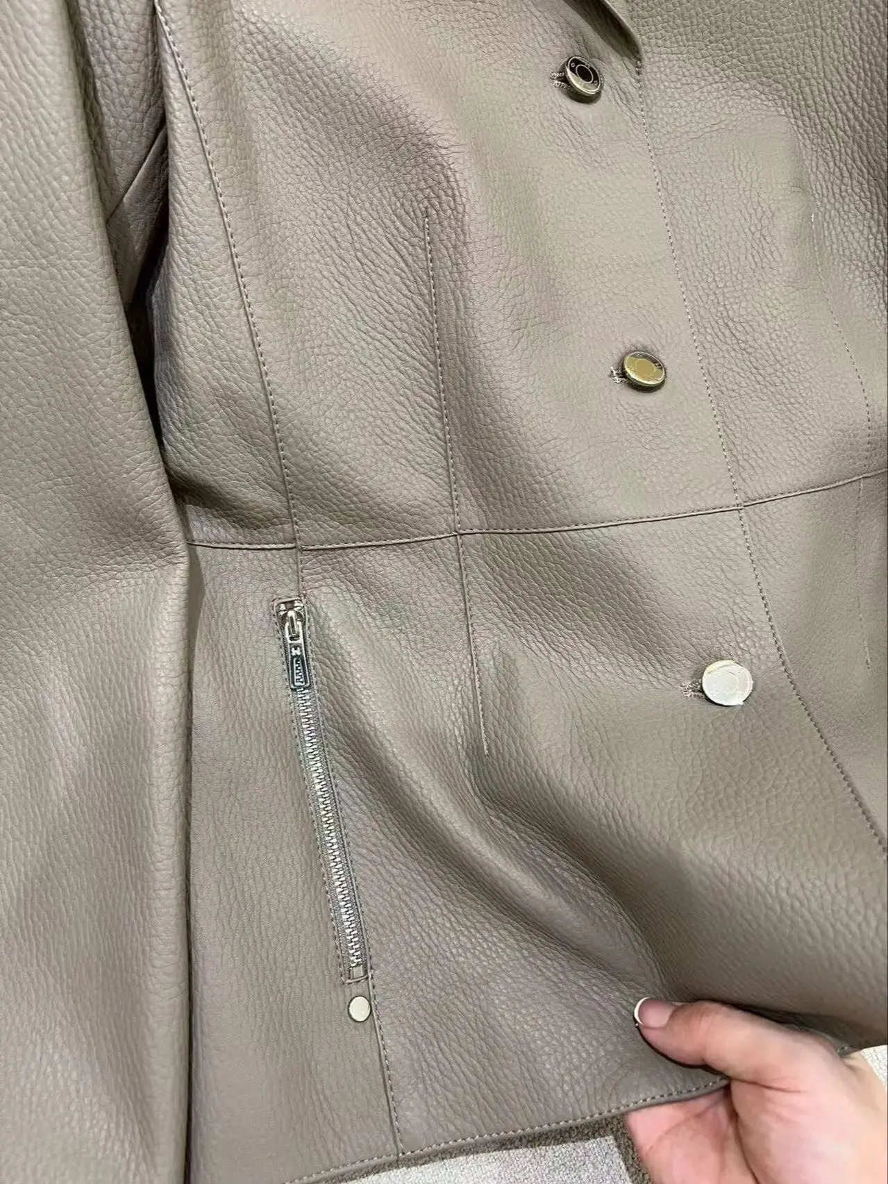 Kurtka ze skóry naturalnej w stylu casual z wykładanym kołnierzem