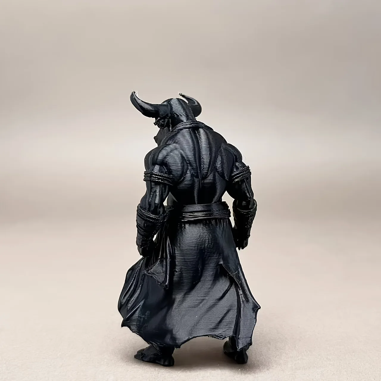 1 Stück, neu, 3D-gedruckte Statue eines Stierkämpfers, Dämonen-Statue für Büro, moderne Kunst, Heimdekoration, Schreibtischdeko, Bastelartikel, Valentinstag, Weihnachten, Geschenk (Sammlerstück), (Statuen-Dekoration) – Detail 3