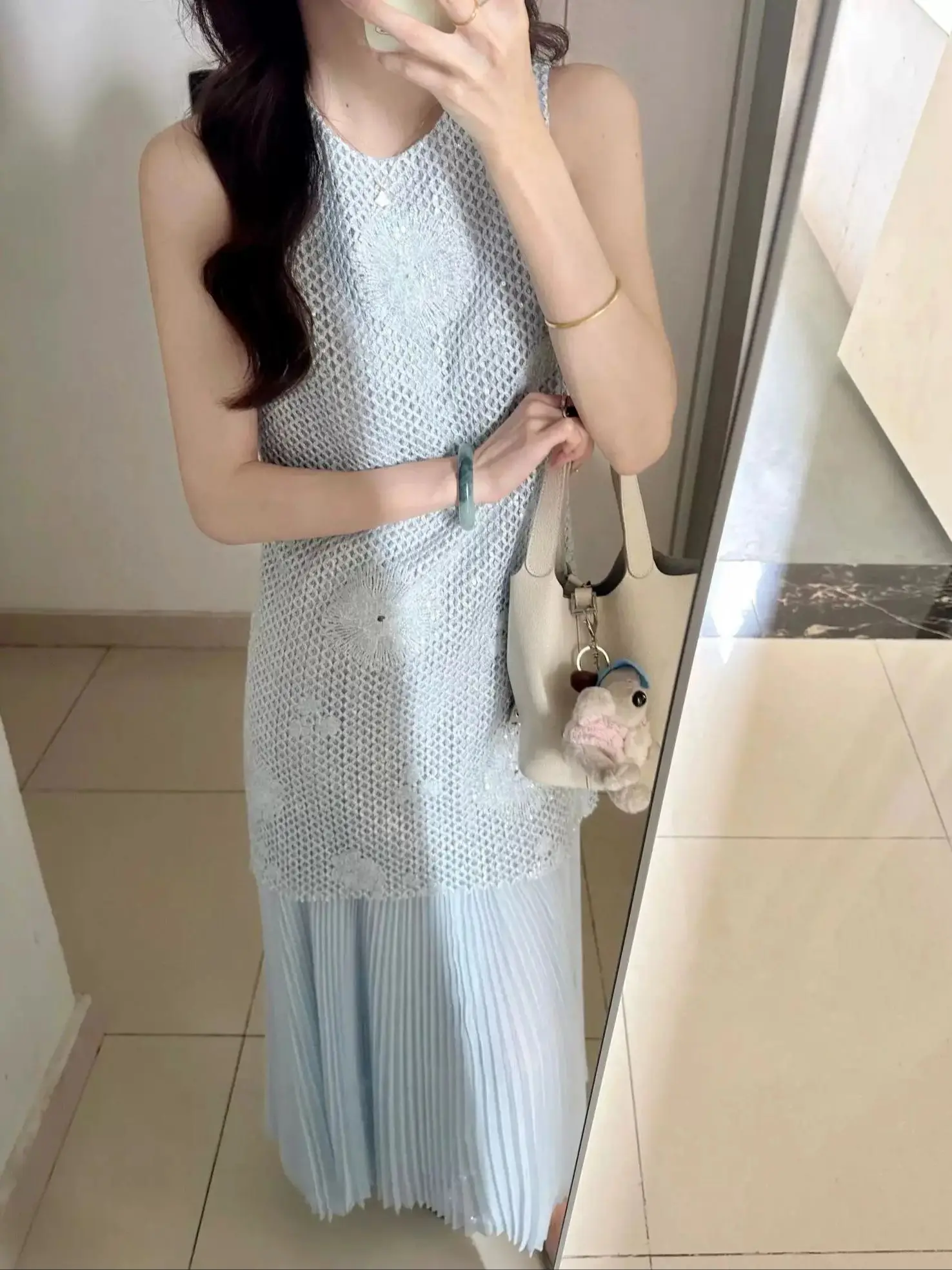 

Women's casual solid color sleeveless exquisitely trimmed dress