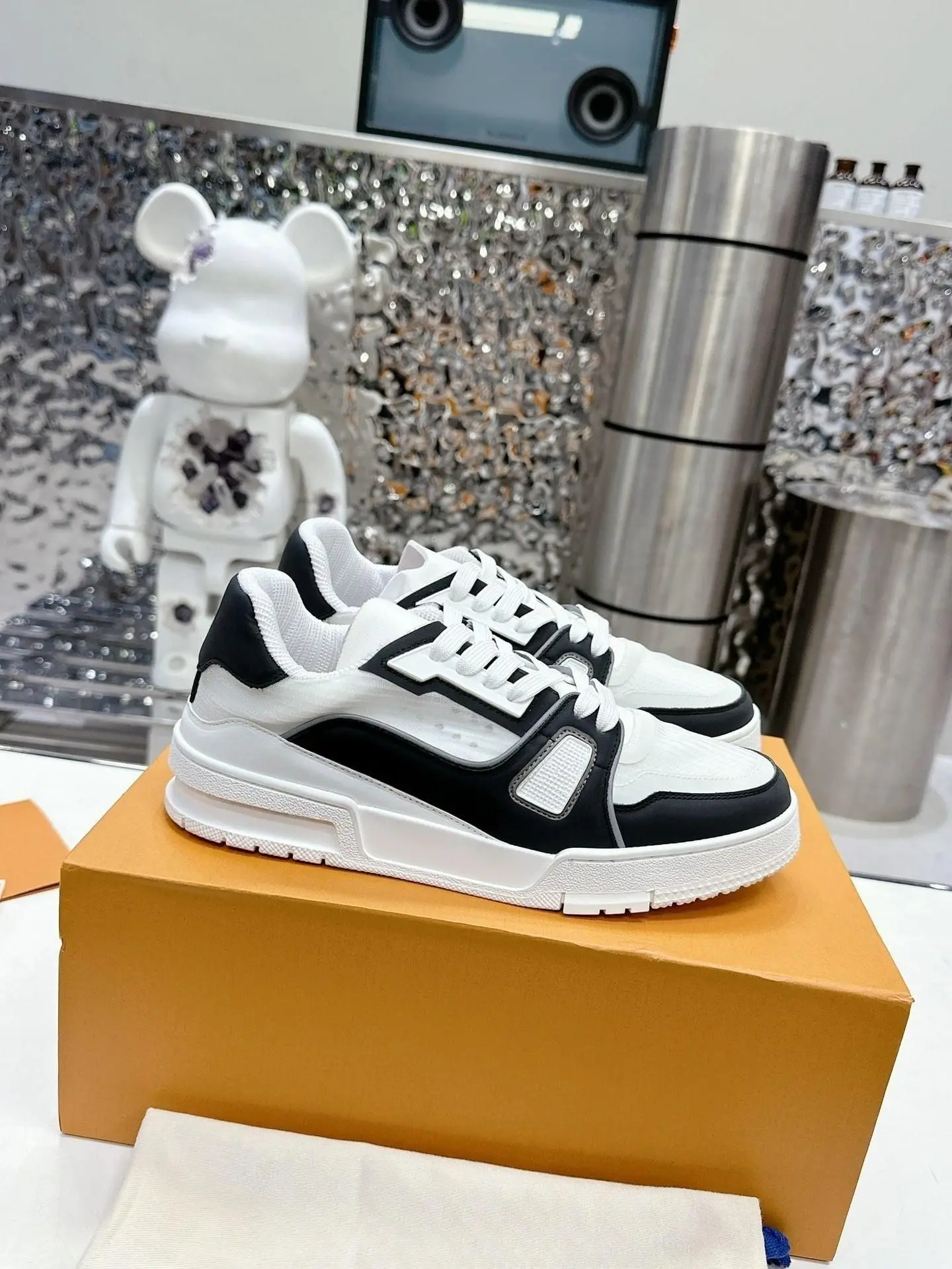 Unisex Retro Street Casual Shoes Contrast Black White Multi Material Splicing Lace Up Non Slip Daily Walking Trainers