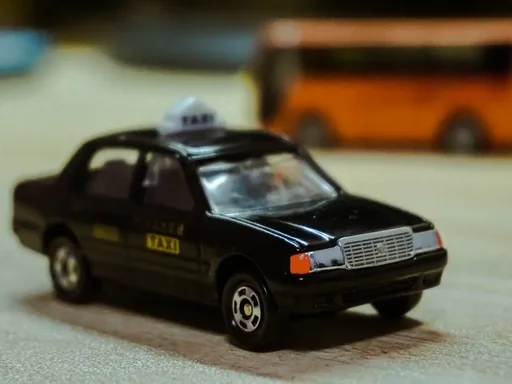 TOMY Tomica Red Box No.51 Toyota Crown Comfort Taxi Diecast Alloy Mini Car Collectible Model Gift