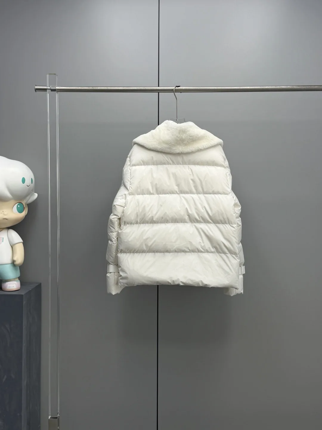 

High end Women's Winter new Style fur Collar Premium Down Jacket Fashionable Thick Warm jacket 166