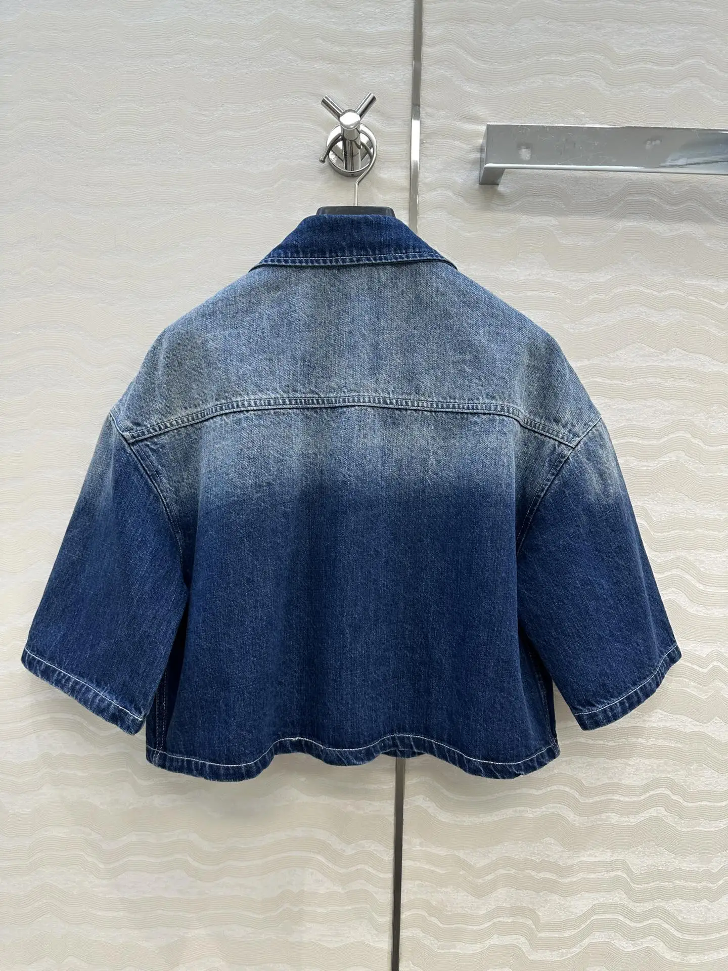 

2025 Vintage Denim Shirt Jacket Women's Enzyme Wash Distressed Short Sleeve Oversized Casual Streetwear Top