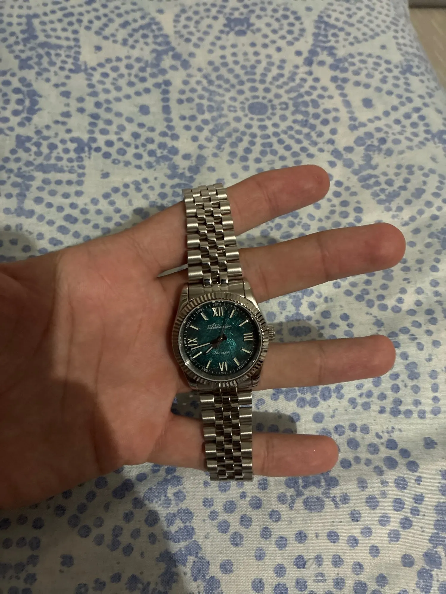 Foto del reloj compartida por Thersa Ratke, 5