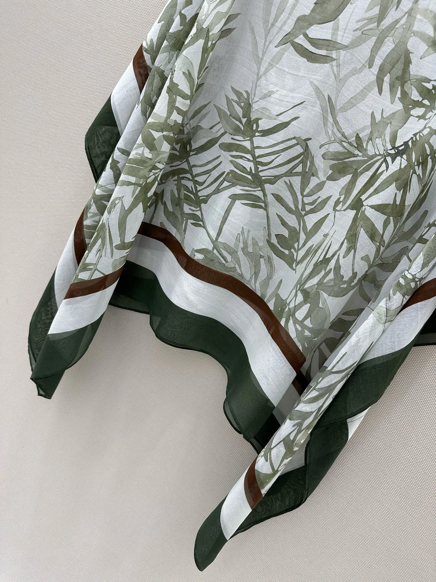 Conjunto de ropa elegante de verano 100% seda con pantalón corto para mujer