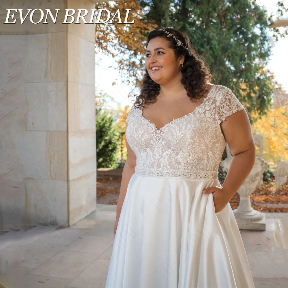 EVON BRIDAL Vintage Plus Size Brautkleid V-Ausschnitt Satin A-Linie Brautkleider KurEvon Braut Vintage Plus Size Brautkleid V-Ausschnitt Satin A-Linie Brautkleider kurze Ärmel rücken frei maßge schneiderte Brautkleider