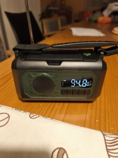 Portable 12000mAh Emergency Radio AM/FM/NOAA Weather Radio Solar Hand Crank Radio Flashlight SOS Alarm Power Bank Reading Lamp photo review