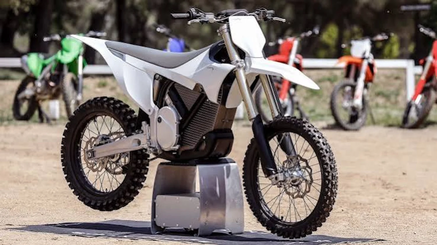 DISCOUNTED Stark Varg Alpha Enduro In Stark.