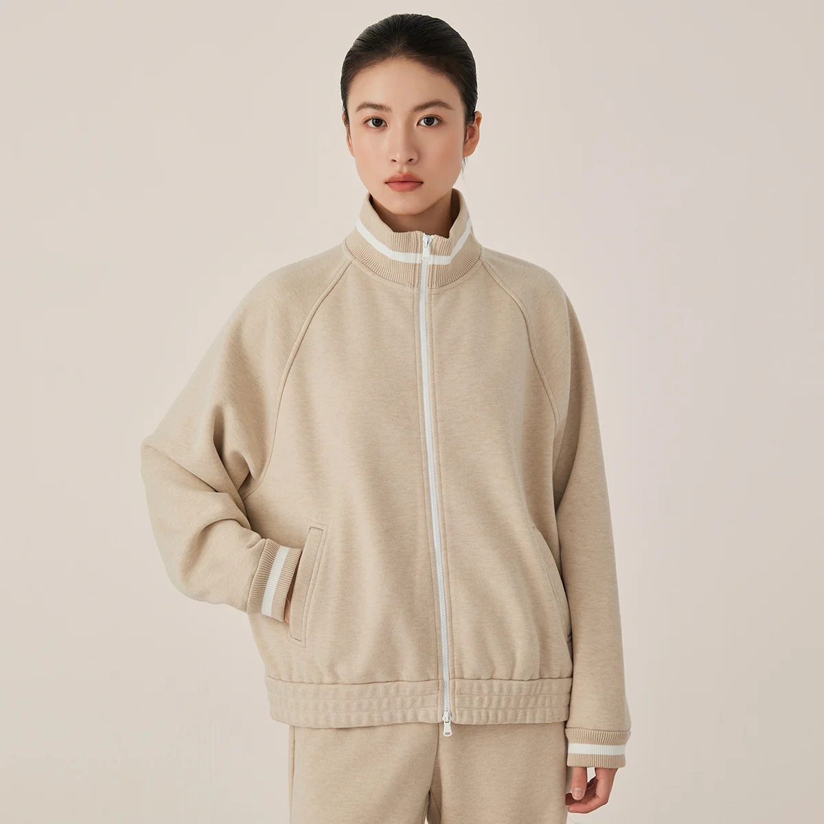 KX7523389 Designer Women's Luxury Wool Cotton Blend Track Jacket Chic Stand Collar Zip-Up Athleisure Outerwear