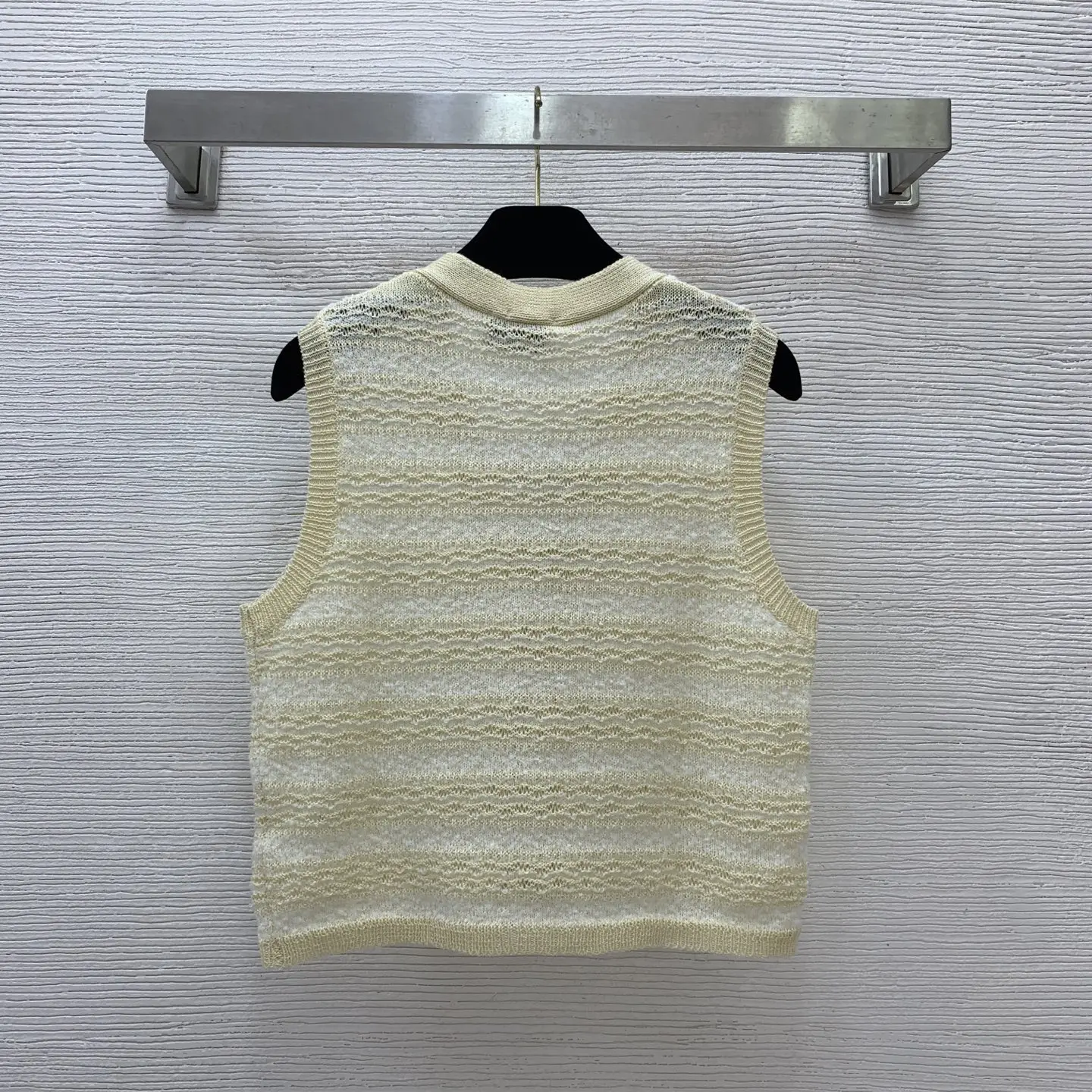 

High quality early autumn women's V-neck sleeveless knitted striped vest top SU06
