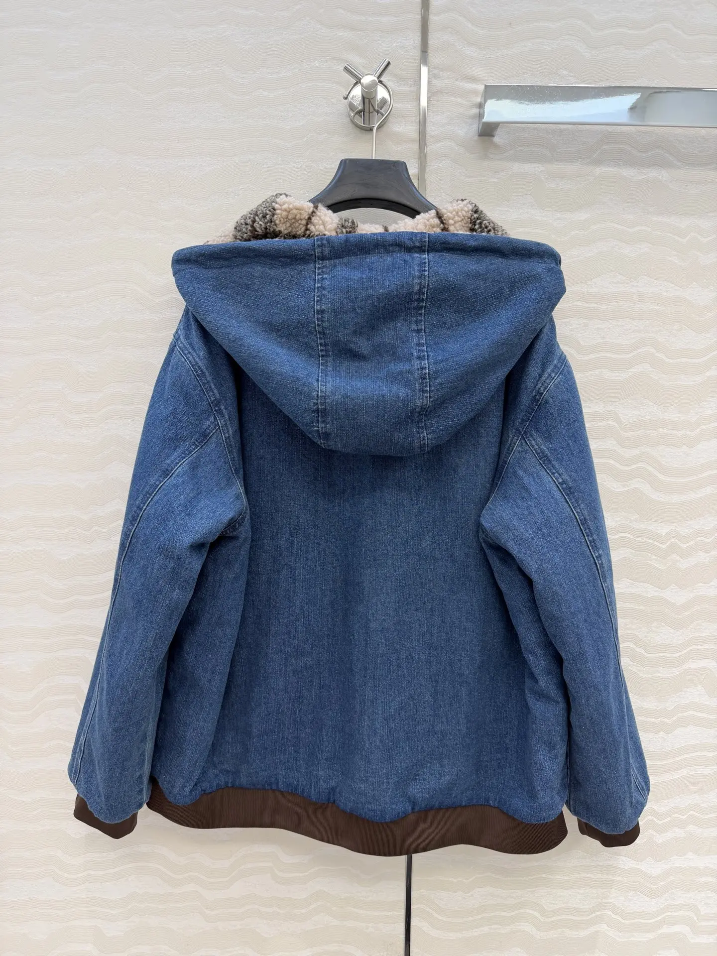 

2025 Autumn/Winter British Plaid Fleece Double-Sided Wearable Design Hooded Denim Jacket 40