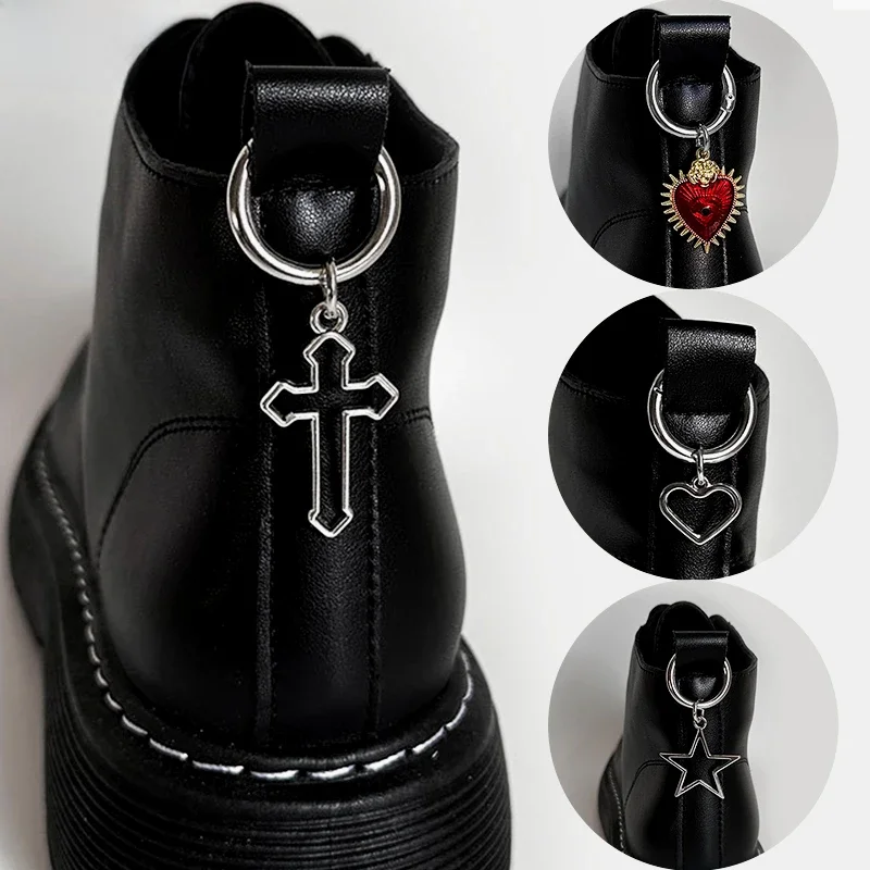 2 pièces de boucles décoratives en métal creux en forme d'étoiles et de cœurs argentés pour bottes et chaussures, bijoux de fête, crochet à pression DIY, accessoires pour chaussures femme