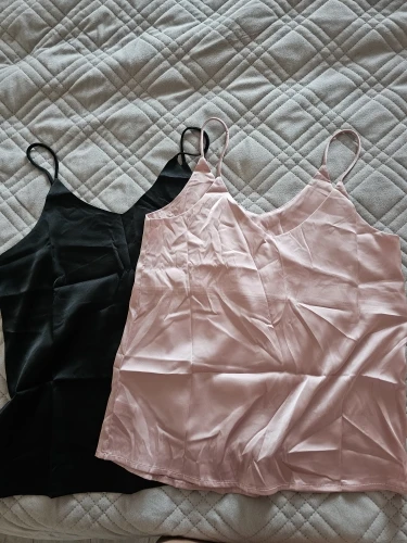 2026 Summer Sexy Satin Silk Tank Tops Female Strap Basic Spaghetti Strap Tops Women Sleeveless Camisole Camis Vest Green Red photo review