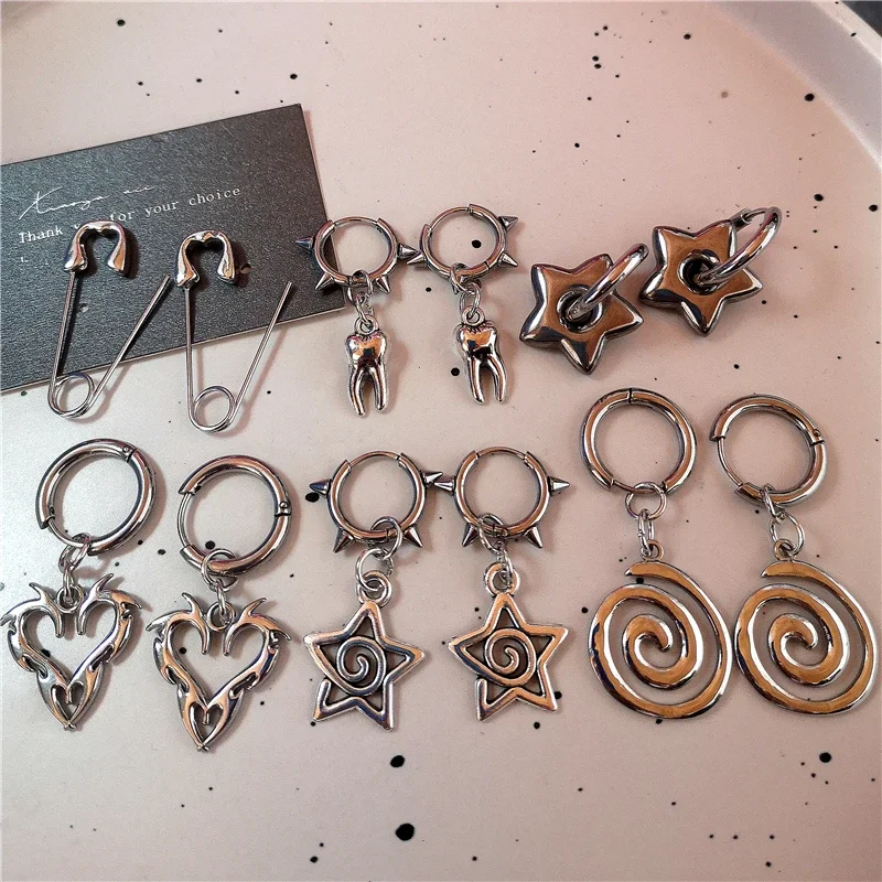 Pendientes de Aro con Diseño Y2K Punk, con Pin de Seguridad, Dientes, Estrella, Corazón y Espiral, en Tono Plateado, para Mujer, Estilo E-girl Grunge