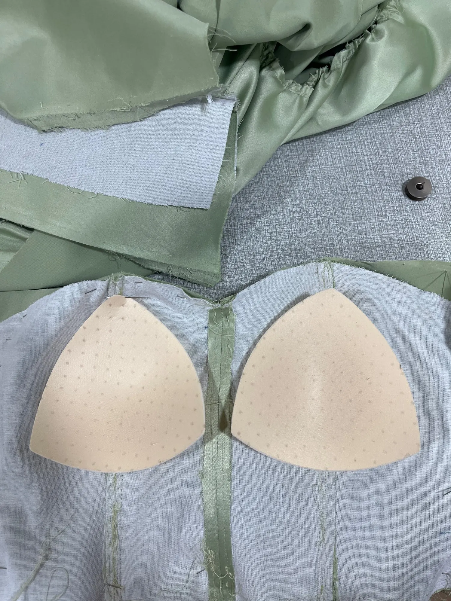 2/30Pcs Removable Triangle Sponge Bra Pads for Women Invisible Insert Swimsuit Bikini Breast Enhancers Chest Cup Pad Accessories photo review