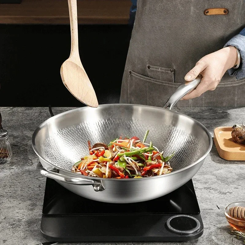 Wok en titane Wok en titane non revêtu Wok antiadhésif à fond plat pour la maison