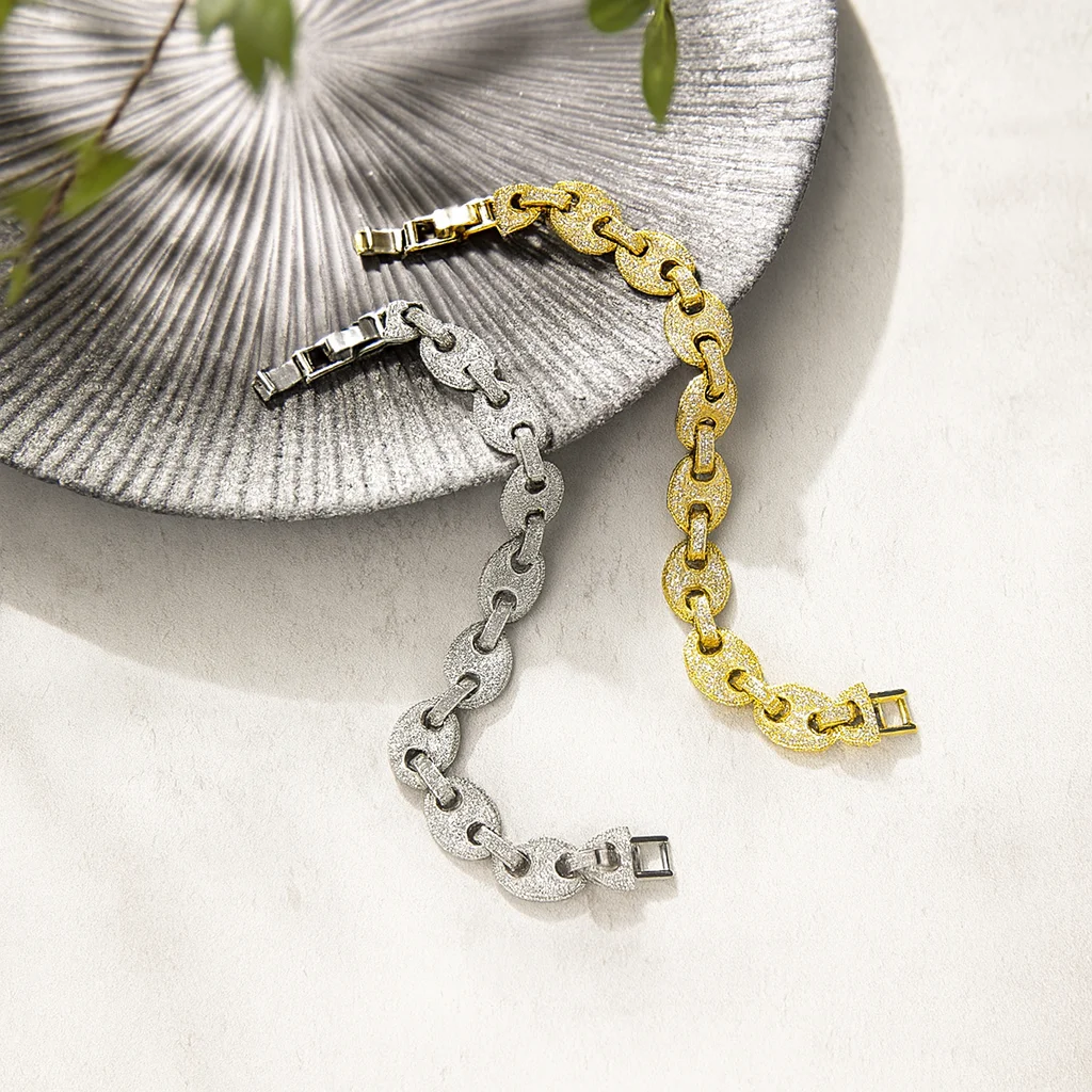 

Luxury Iced Out Cuban Link Bracelet for Women Men