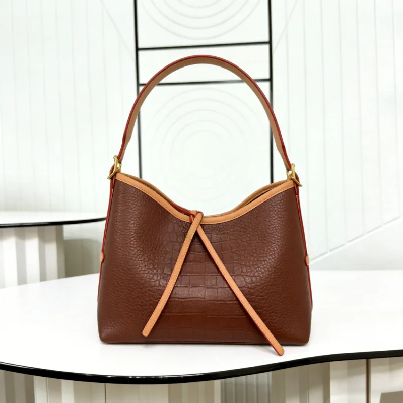 2026 Women's Shopping Bag  Large Capacity  Elegant and Versatile  Suitable for Commuting