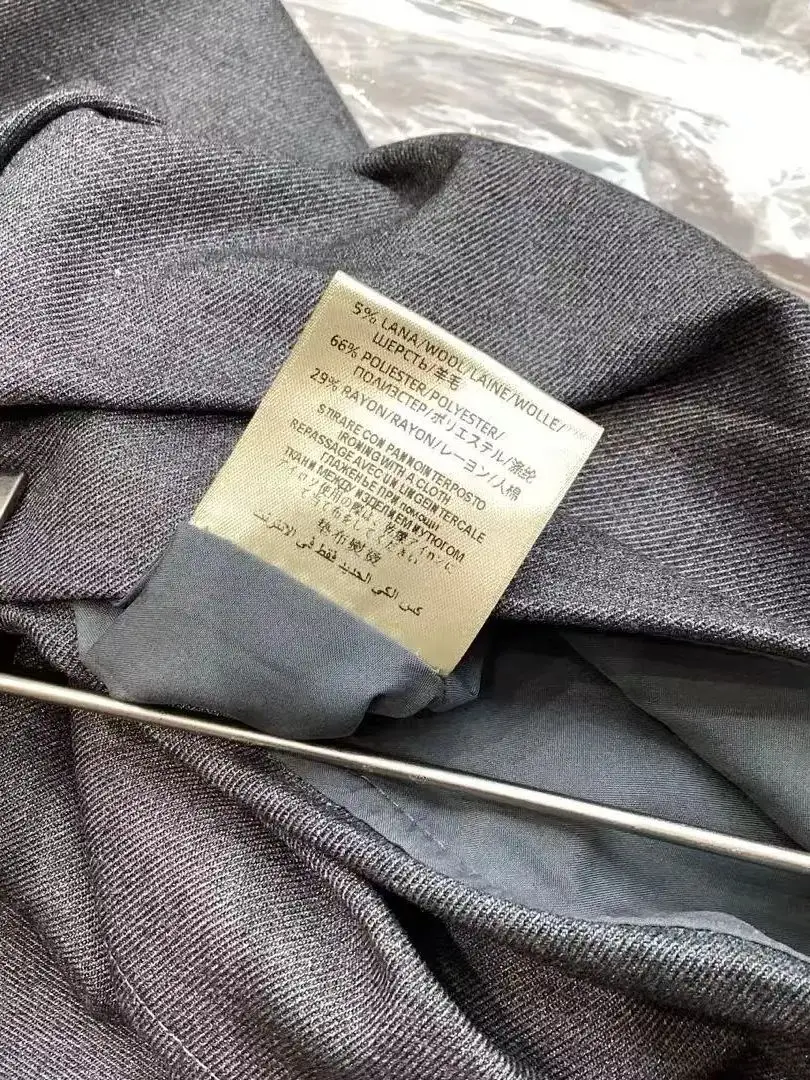 تنورة نسائية خريفية ذات لون سادة للمكتب بفتحة مستقيمة