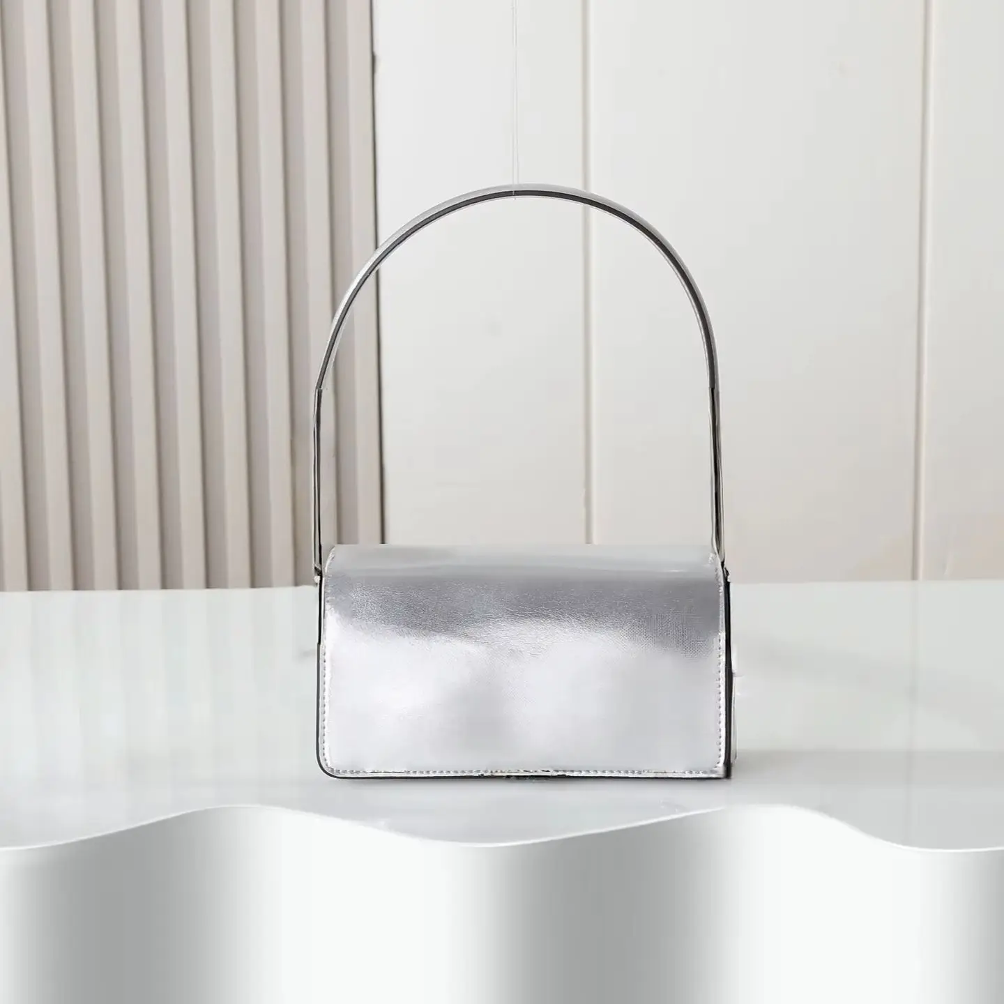 

2026 New Women's Handbag, Crossbody Bag, Shoulder Bag, Comfortable Leather, Ten Colors Available, Silver 20-10-6cm