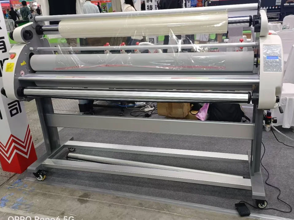 

Ламинатор Fayon 1.6M для широкоформатной печати, холодный, с компрессором, режущим ножом, автоматический, 1600DA, для виниловых наклеек