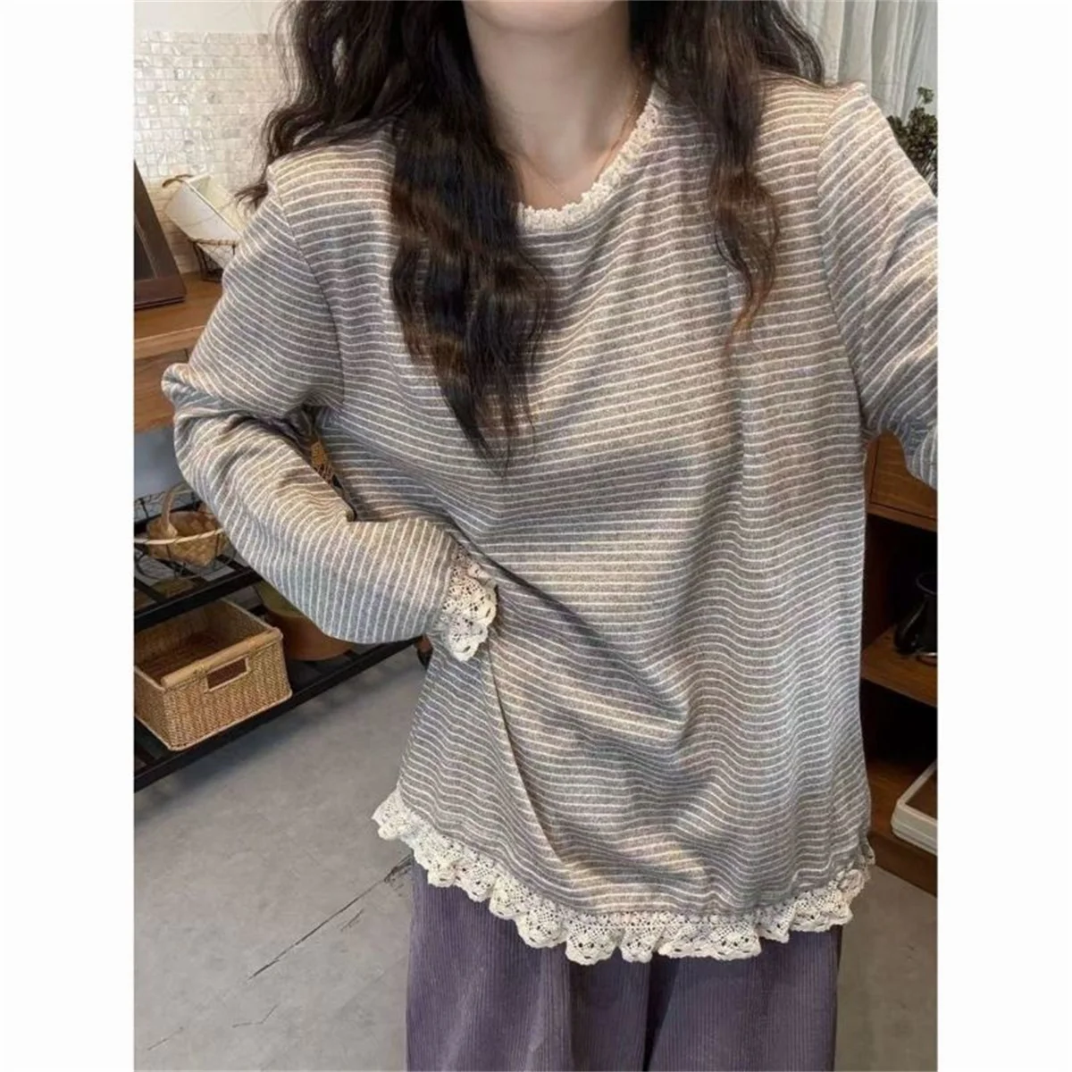 Korean Style Lazy Striped T-shirt Long Sleeved Base Shirt for Women Autumn 2026 Loose Lace Round Neck Slimming Top Female