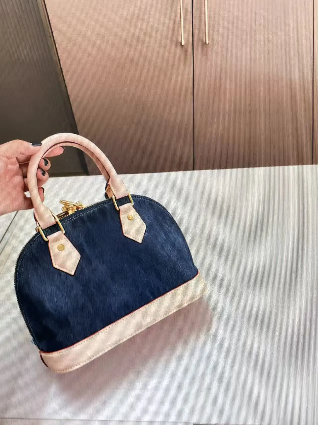 

2025 New Design Women's Denim Cowboy Shell Bag 24*18 cm