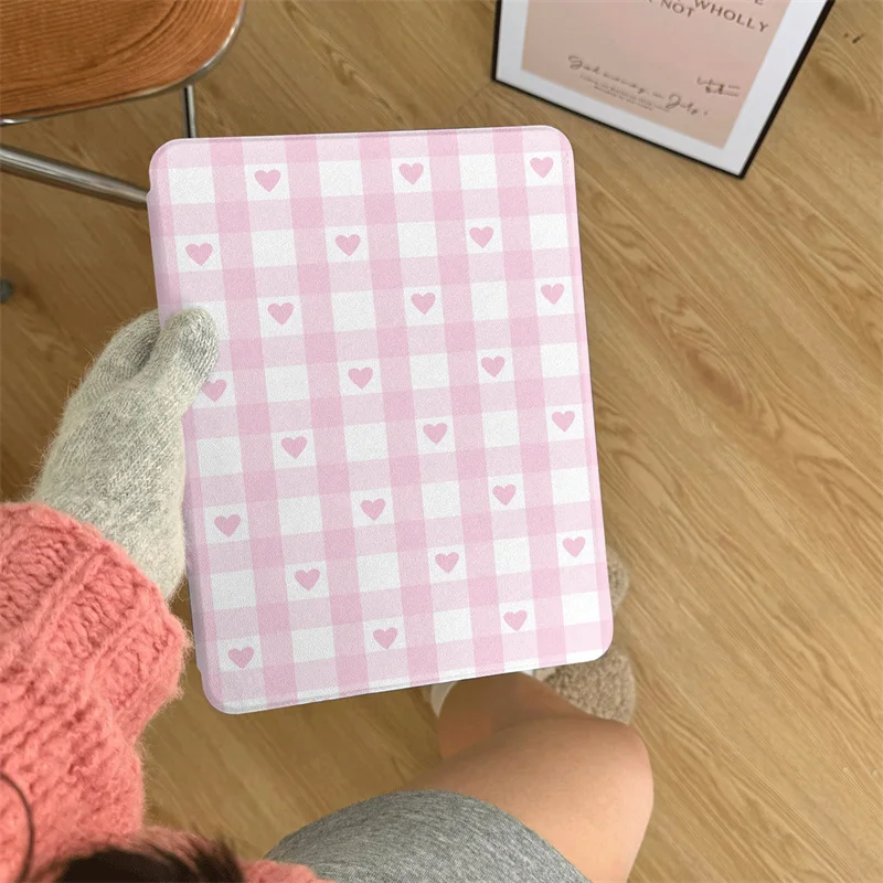 Etui na tablet Fashion Love obracające się o 360 stopni i działa z iPadem Air 5 10.2 10.5 11 cali Air 3 10.9 iPad 5 6 7 8 Gen 9.7 różowy