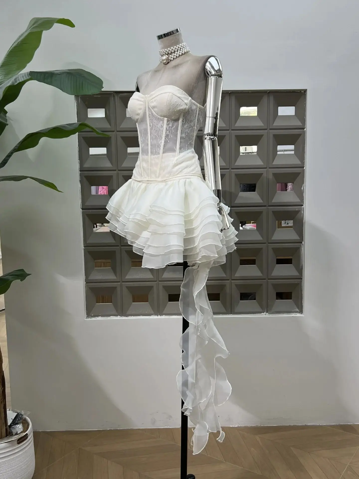 夏の新しいエレガントなレースボーンコルセットトップ、アシンメトリーハイウエストティアードスカートのツーピースセット、レディースファッションのパーティーイブニングドレス