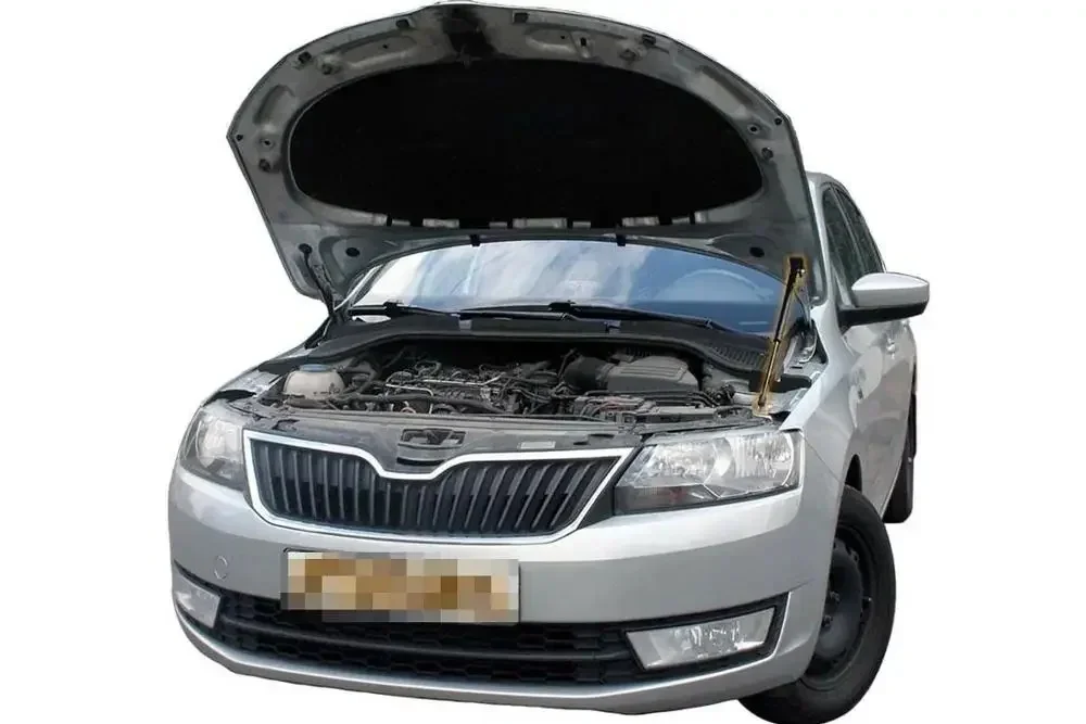 Dla Skoda Rapid NH1/2/3 2012-2021 Przednia maska silnika Modyfikacja amortyzatorów gazowych Amortyzator sprężynowy z włókna węglowego Amortyzator podnośnika — zdjęcie 2
