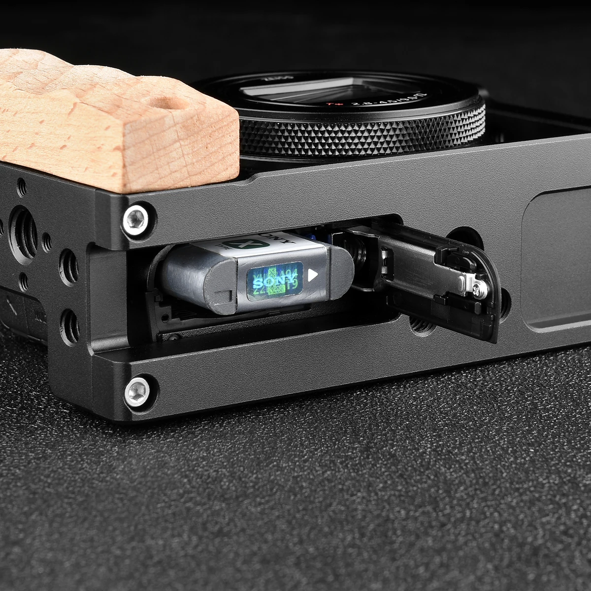 YELANGU Camera Cage Rig Kit for SONY RX100 VI VII with Cold Shoe Mount 1/4 3/8 Screw Hole Arri Locating Hole Quick Release Plate