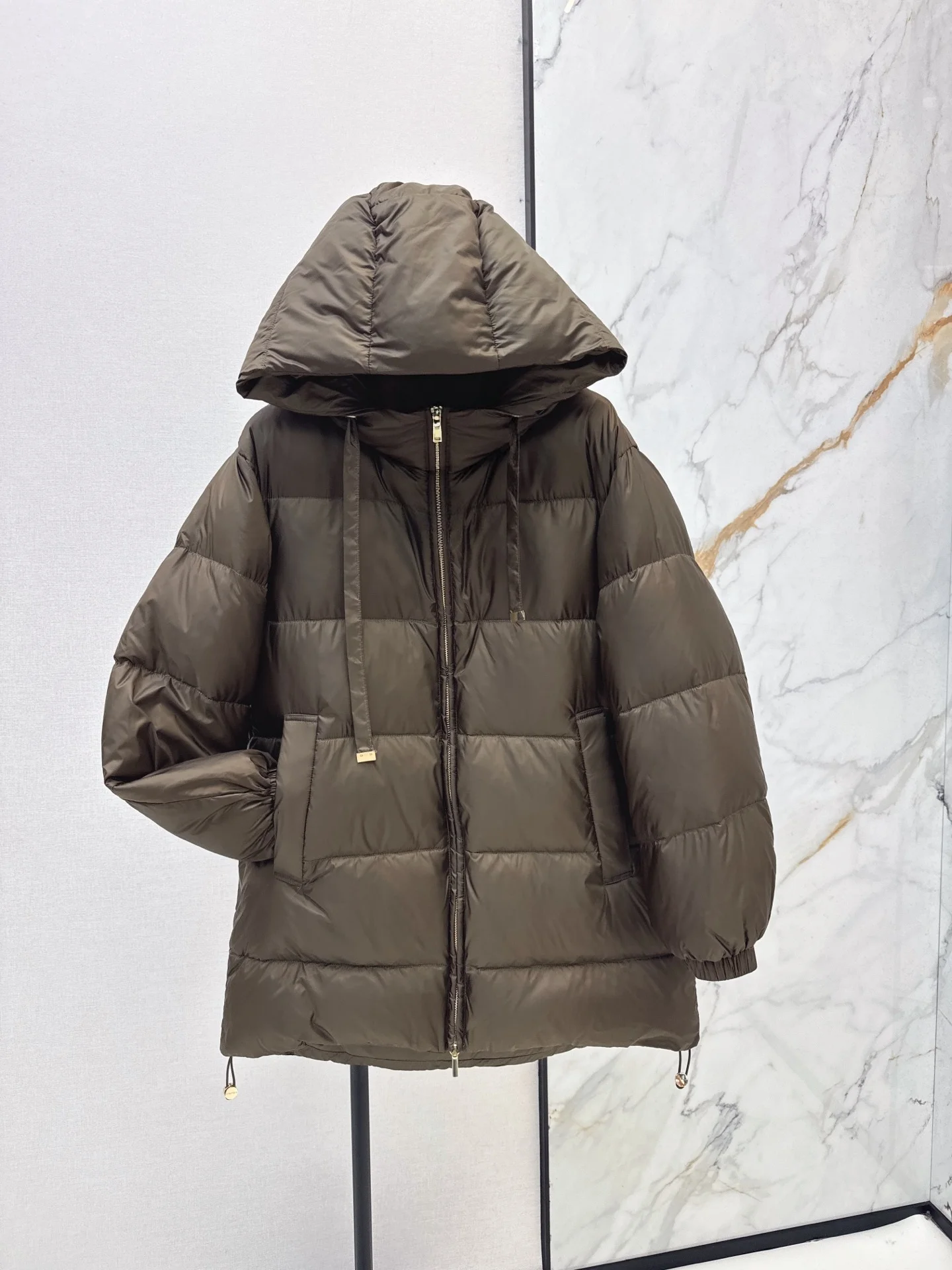2026 Women Winter Loose Drawstring‑Hem Hooded Mid‑Length Puffer Jacket ZX5723
