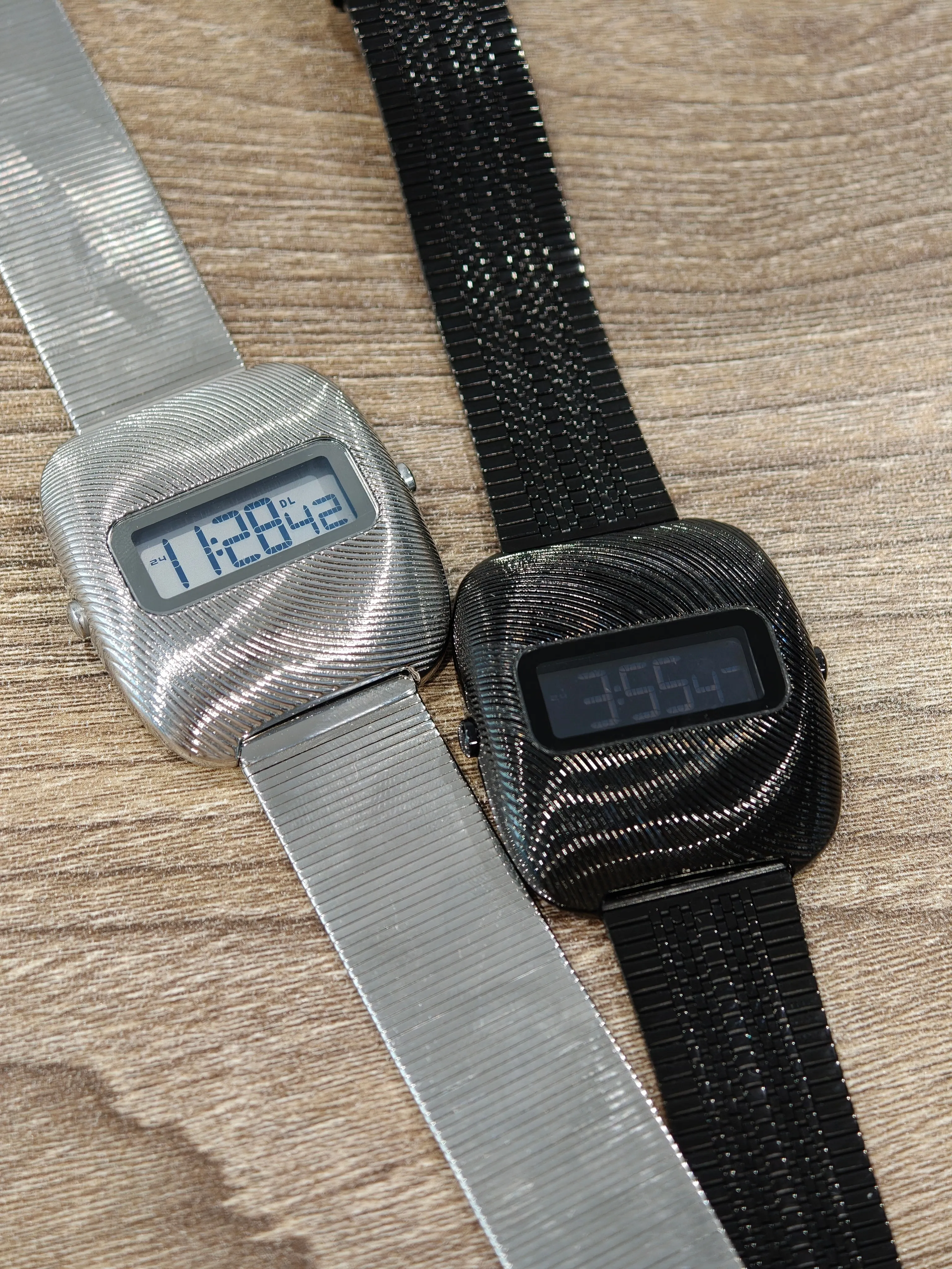 BENLY WATCH "Ripple Time" خمر 1970s ريترو مستقبلية نمط موضة Lcd إلكترونيات ساعات للرجل الساعات الرقمية #4