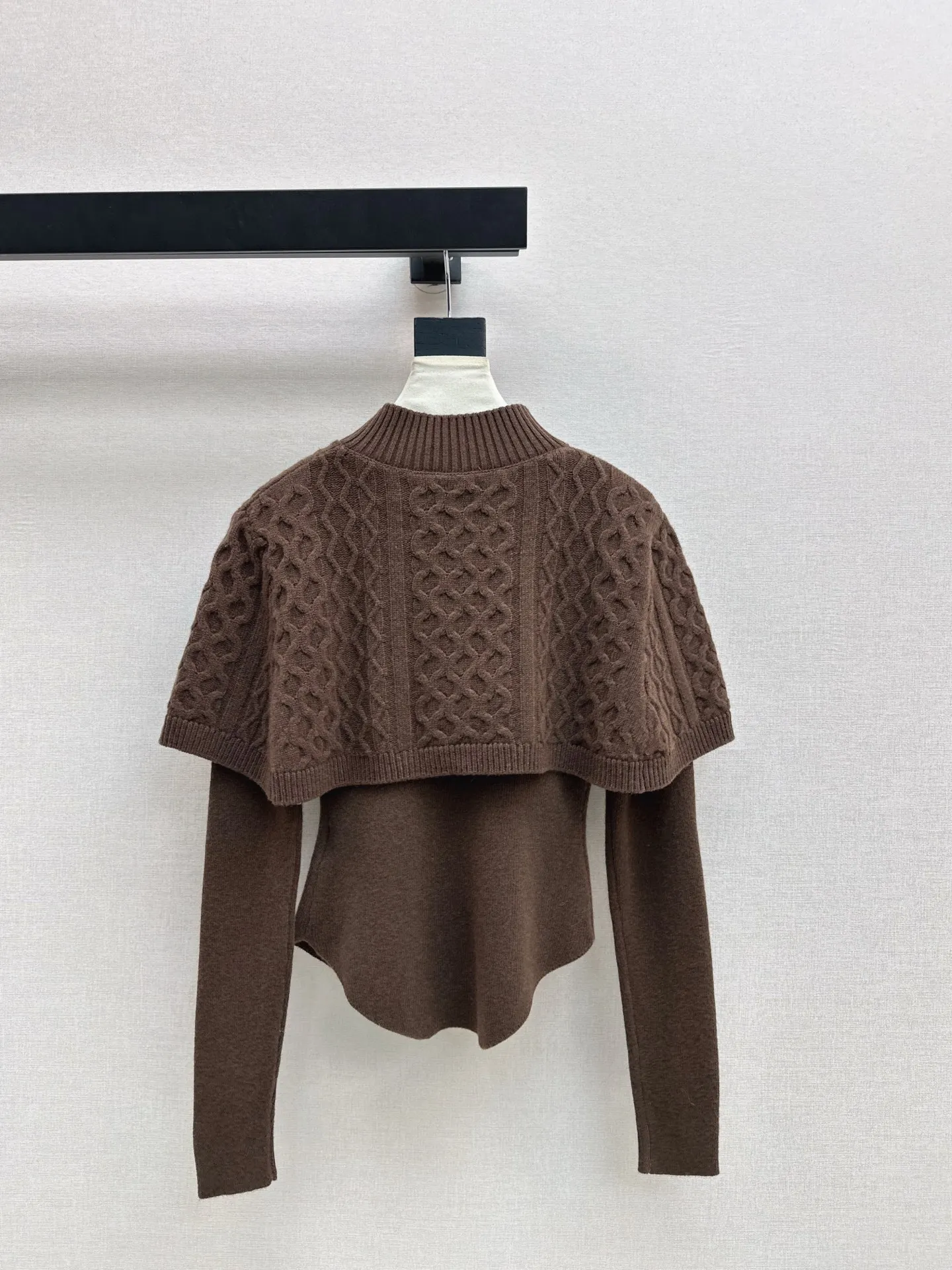 

High quality autumn and winter women's round neck knitted cape two-piece sweater set LH249