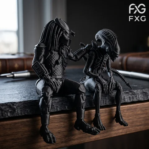 Sci-Fi Alien Creature Figurine Ornament, Office Desk Supplies, Dark Sci-Fi Style Desk Decor Accent