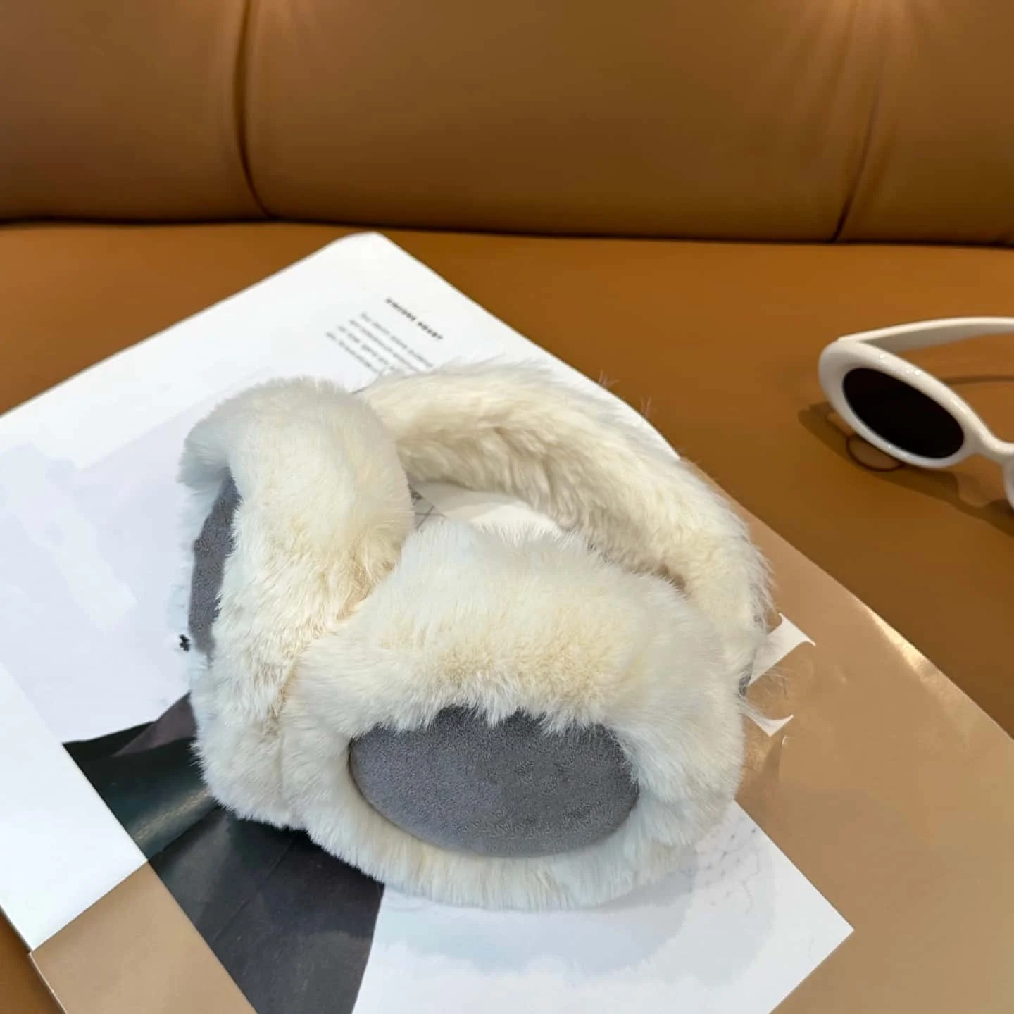 غطاء للأذنين للسيدات لعام 2025 موضة شتاء جديدة جميع أنواع ألوان التصادم غطاء للأذنين كلاسيكي بسيط ودافئ للنساء #4