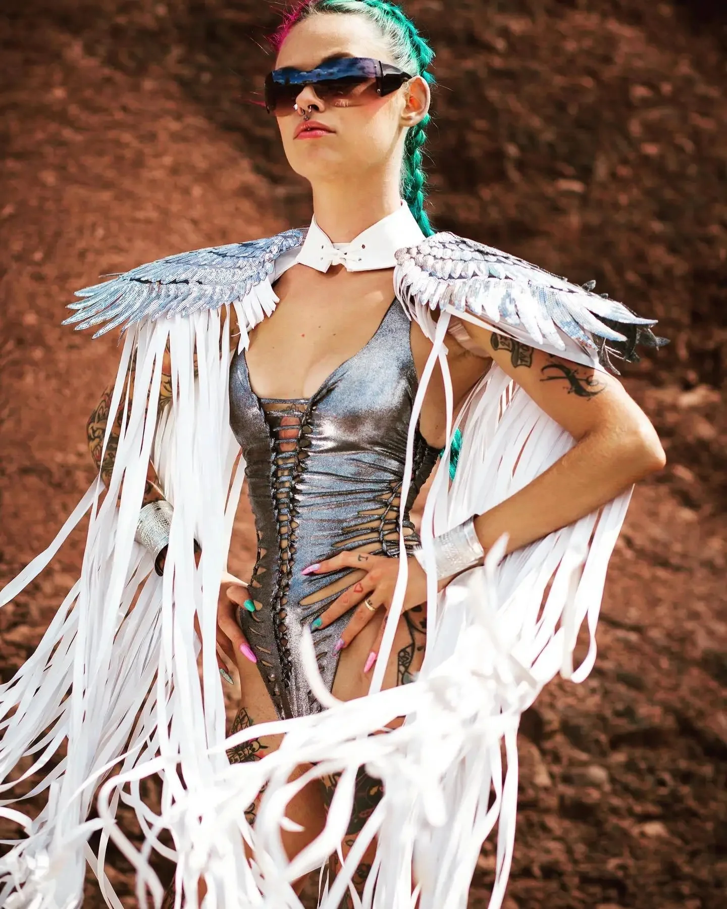 Sparkly Wing Fringe Tassel Patchwork Shawl Women Vintage Cosplay Cape Ponchos Bohemian Cardigan Cloak Boho Capes Streetwear 2024 — zdjęcie 2
