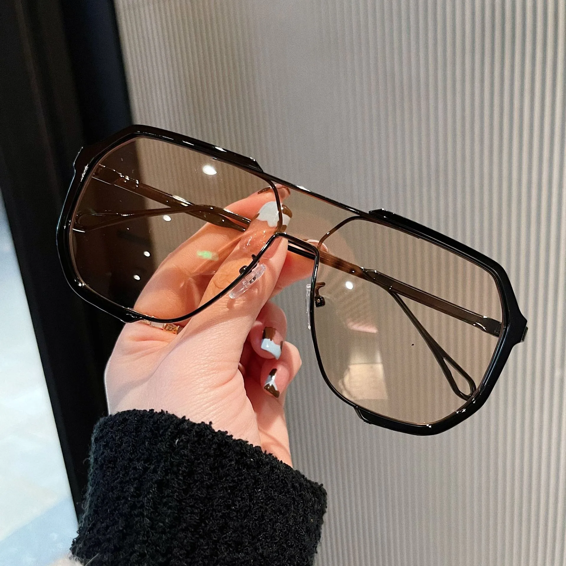 Übergroße Sonnenbrille Frauen Neue Einzigartige Einteilige Mode Sonnenbrillen für Männer UV400 Punk Gläser Trend Weibliche Brillen UV400 – Detail 9