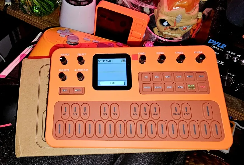Customer photo for Mini Studio Portable FM Synthesizer – M-VAVE FM-1 — Gearfinch