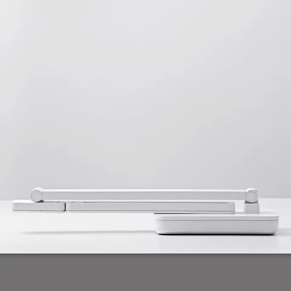 에어보나 LED 스탠드의 유연한 넥밴드 구조