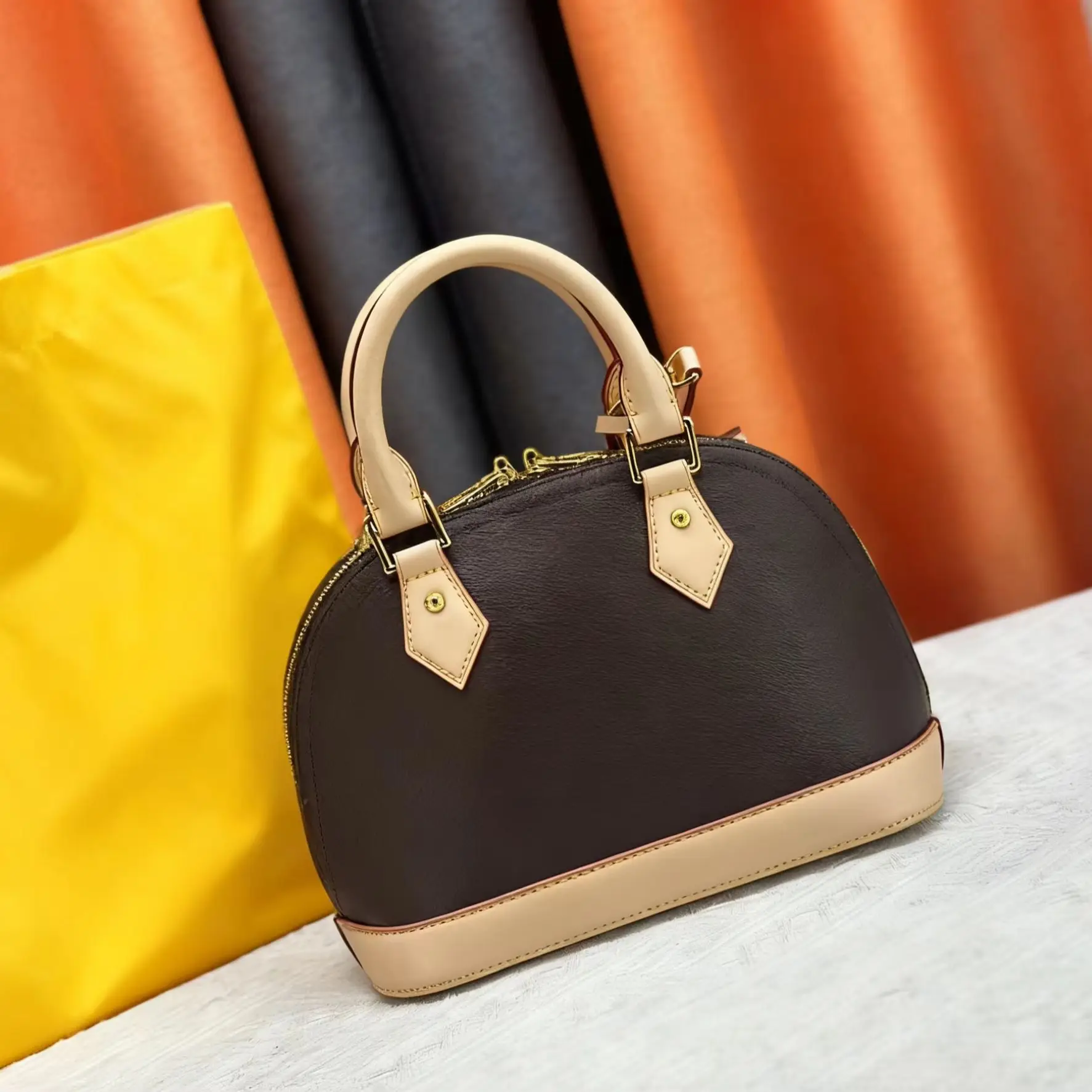 

2025 Cherry Shell Bag Small and Cute Girl 23.5cm*17.5cm*11.5cm