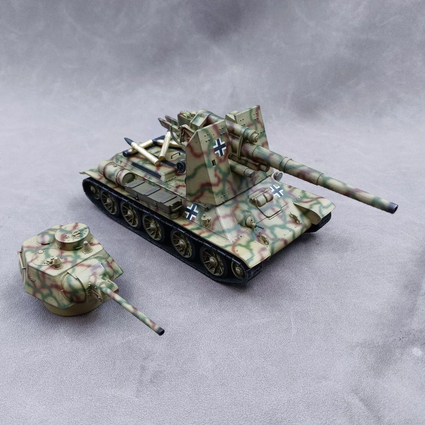 1/35 Soviet T-34 tank, 88 mm anti-aircraft (two barrels)  , SLA printing hand-colored finished model decorative ornament