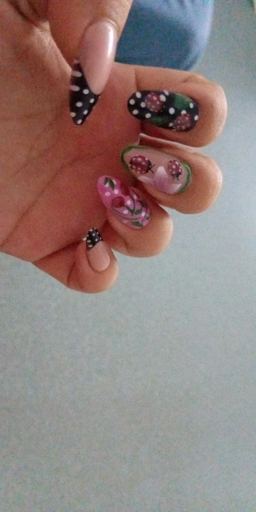 24PCS Cute Cartoon Red Apple False Nails Green Polka Dots Plaid Patterns French Fake Nails Tip Sweet Fruit Almond Nails Press On photo review