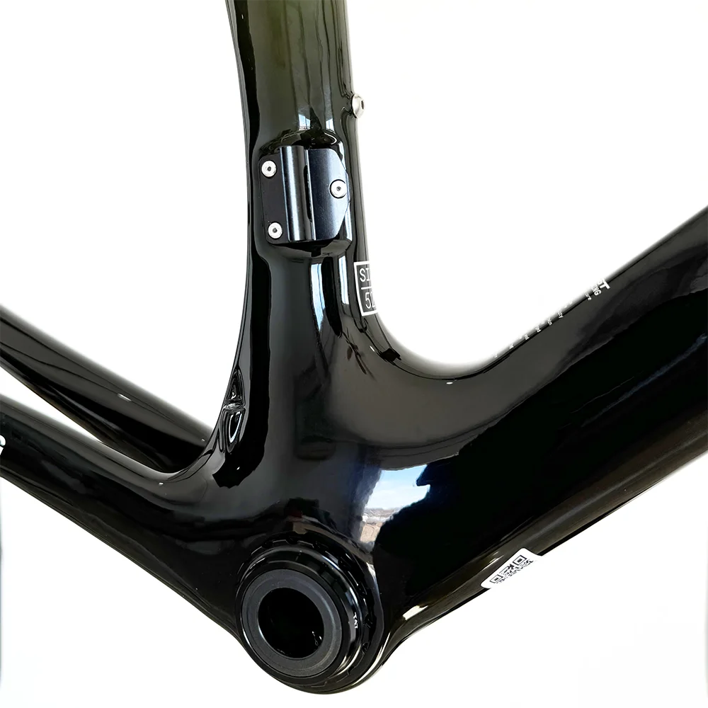 Thrust Newest Carbon Road bike frameset Full Carbon Fiber Bicycle Framework Max Tire 32mm Full Internal Cable 142*12 Disc Brake