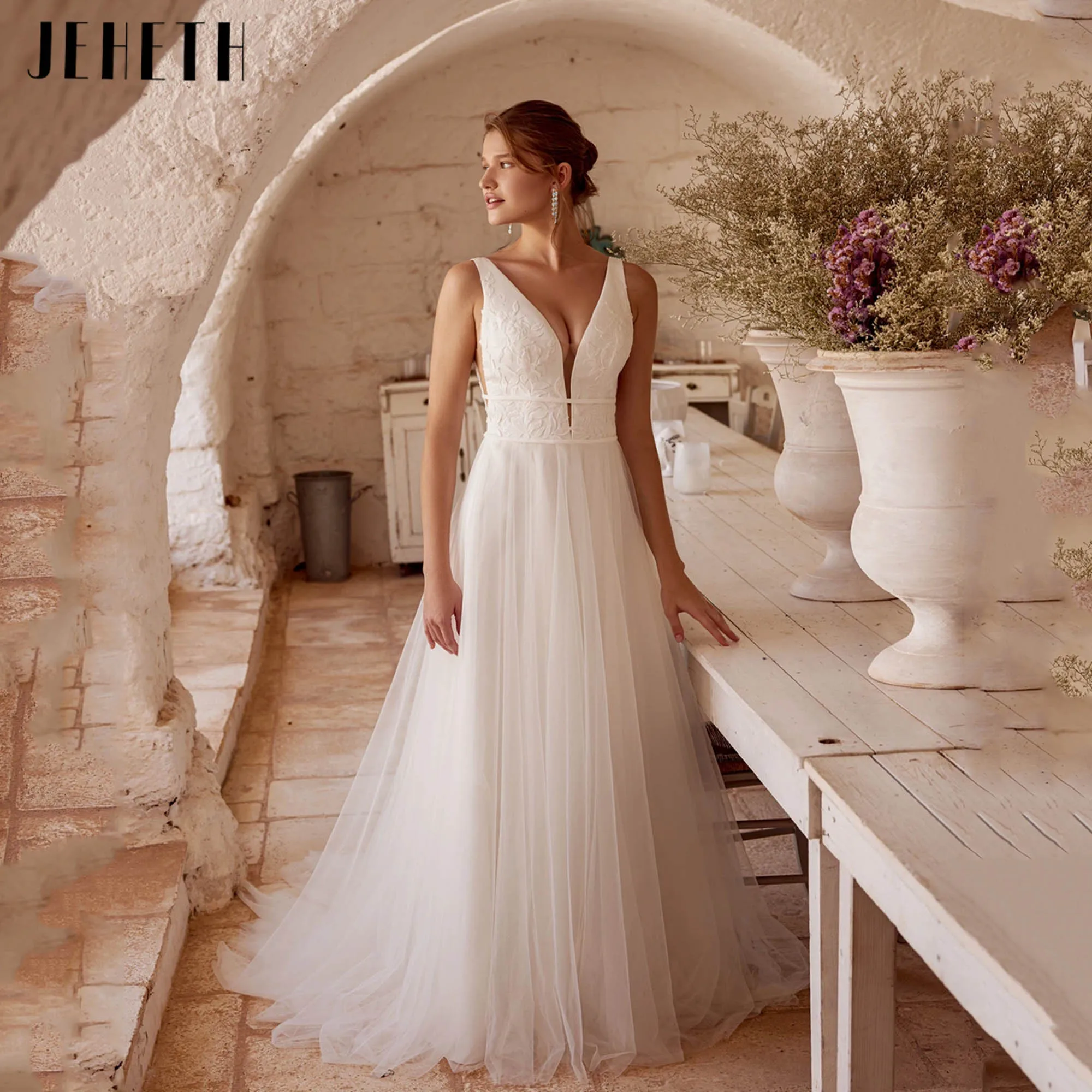 

JEHETH Classic A-line Tulle Wedding Dress Deep V-neck Sleeveless Bridal Gowns Simple Appliques V-back robe de mariée Customized
