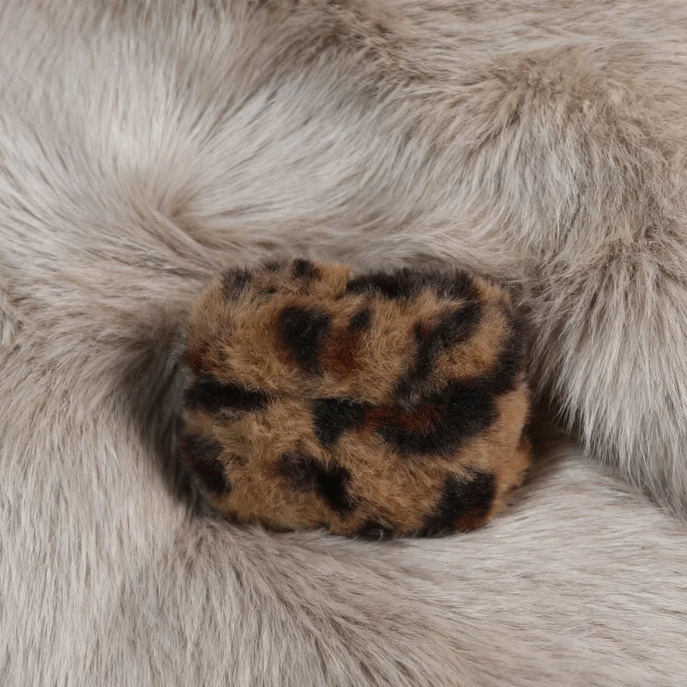 حافظة واقية لسماعات الرأس بطبعة الفهد من القطيفة اللطيفة لأجهزة AirPods 4/3/2 Pro/2/4، حافظة واقية لطيفة وشعبية مقاومة للصدمات