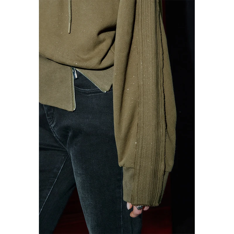 ELFSACK 2025 herfst nieuwe collectie casual zacht effen borduurwerk gebreid T-shirt met lange mouwen voor dames