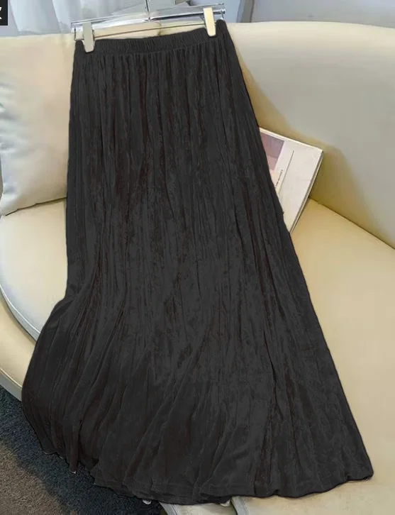 Black Irregular Twisted Midi Skirt with a Flared Hem