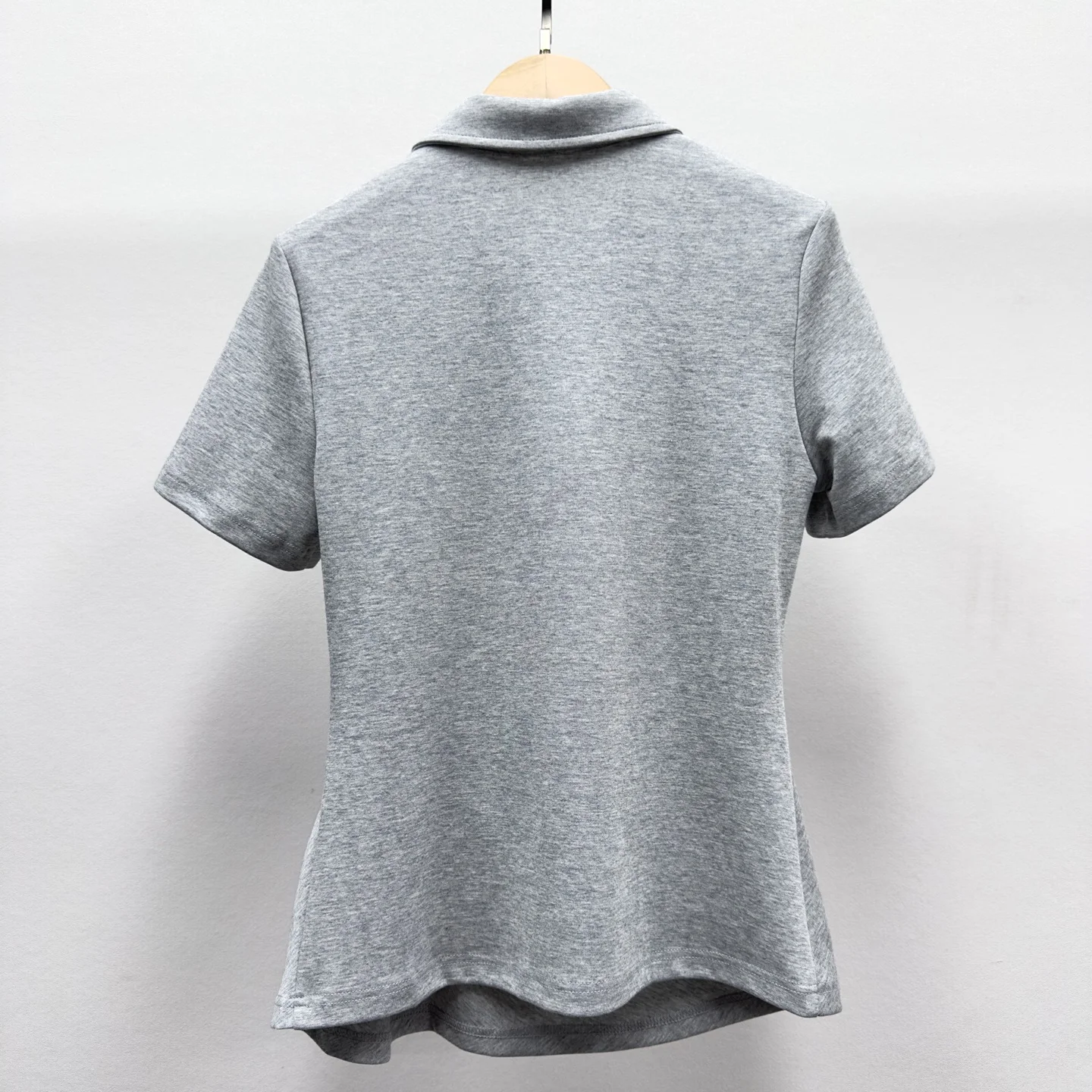 

2025 New Summer Women's Slim Short-sleeved Shirt in Gray and Black with Side Pleated Design and Trendy and Fashionable WYY-22